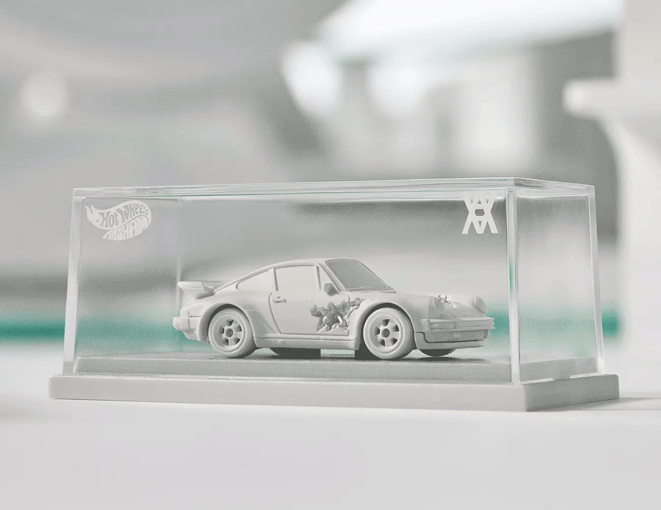Hot Wheels 1:64 Daniel Arsham Eroded Porsche 930 and Rally Case