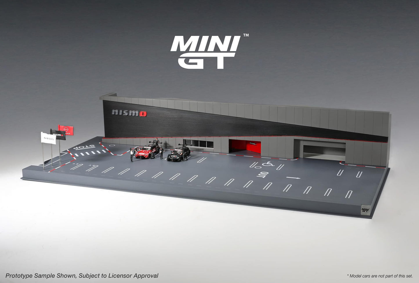 MINI GT Nissan Nismo Motorsports Diorama and Figurine