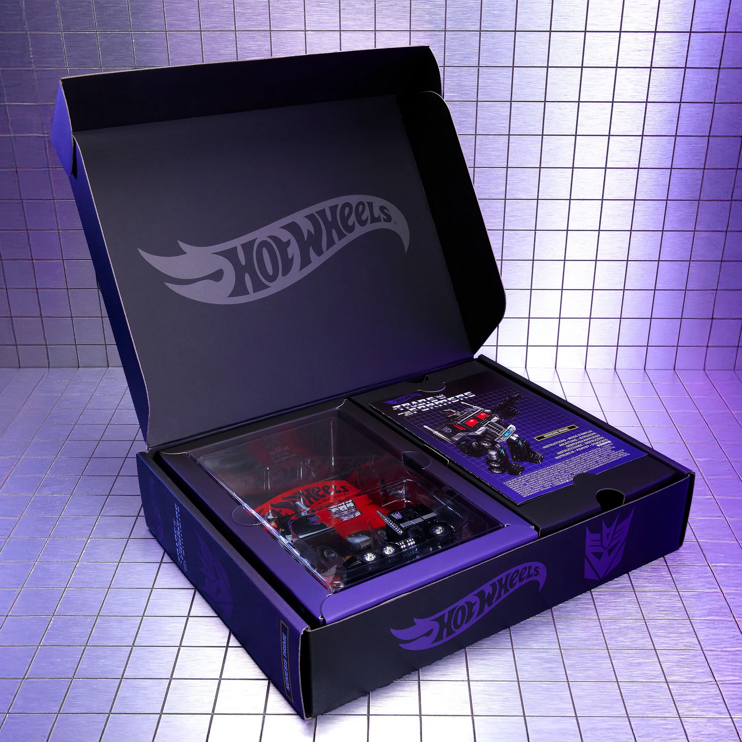 【Pre-Order】Hot Wheels Transformers Nemesis Prime