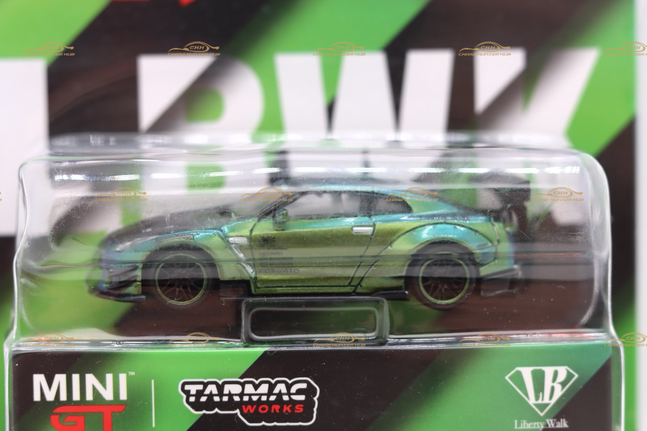 MINI GT 145 Nissan GT-R Tarmac Works LB Magic Green